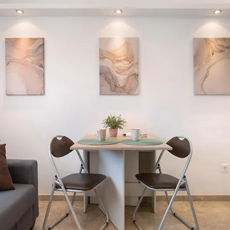 Carlos Haya Apartment *